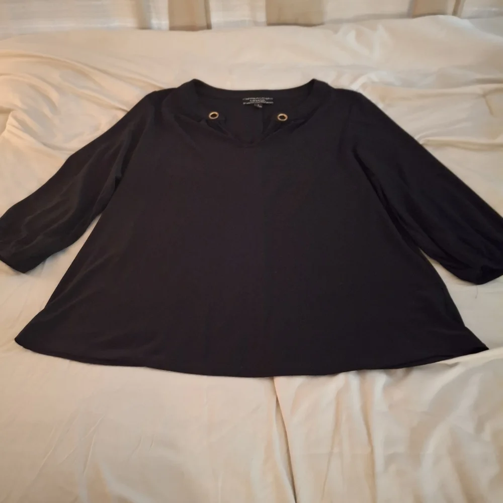 Corvia Black Women's Top with Gold Accents - Picture 3 of 7